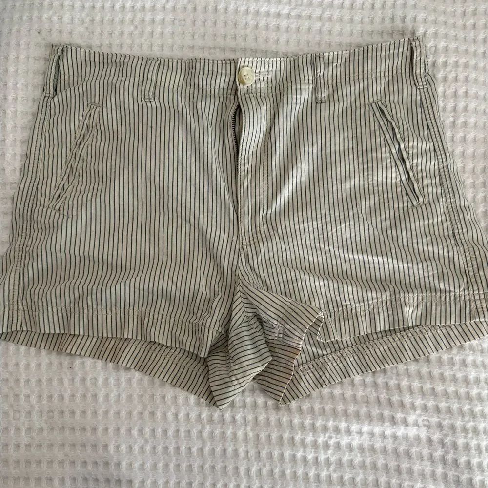 New American Eagle blue and white striped shorts size 12